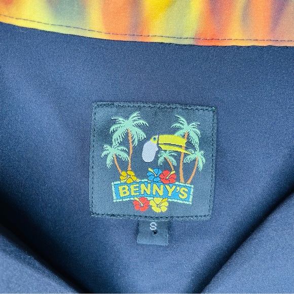 Benny's Flame Design Camp Bowling Casual Shirt Size small Short Sleeve Button Up - Picture 3 of 5